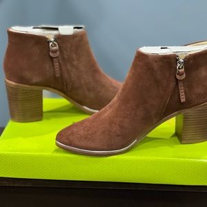 Ted Baker London Leathered Heeled Ankle Boot. Tan. Size 39